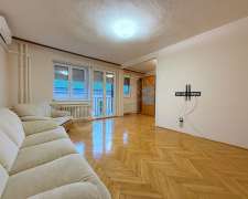 Harminckettesek tere