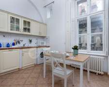 Hold utca-budapest_v_keruelet_hold_utca551334_2.jpg
